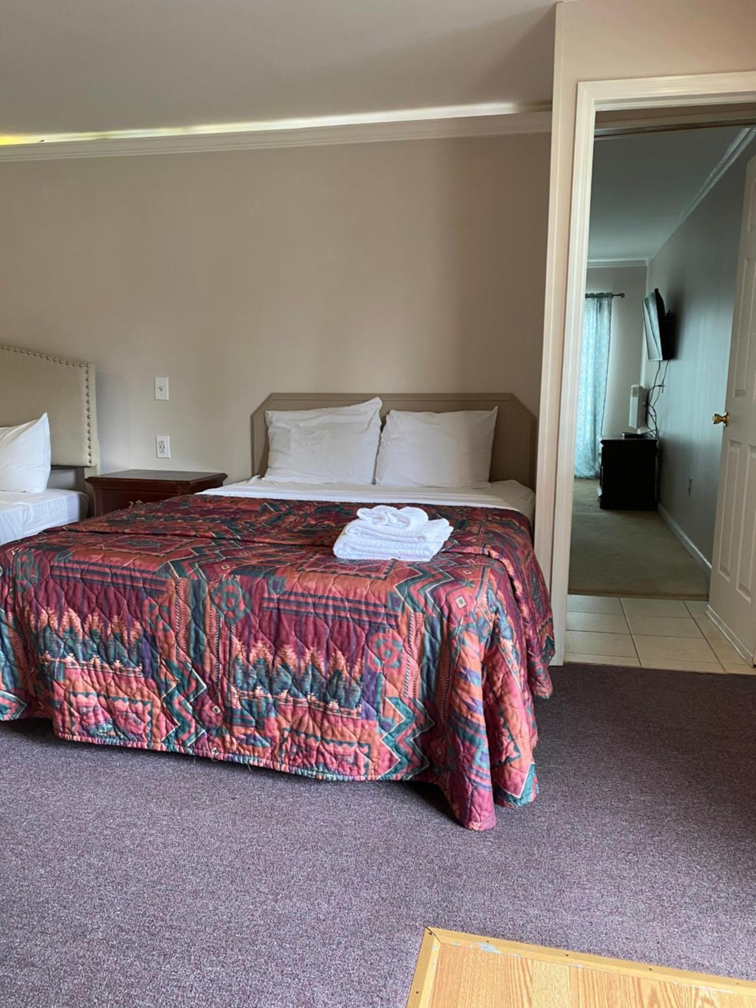 Barberry Court Motel &Cabins เลคจอร์จ ห้อง รูปภาพ