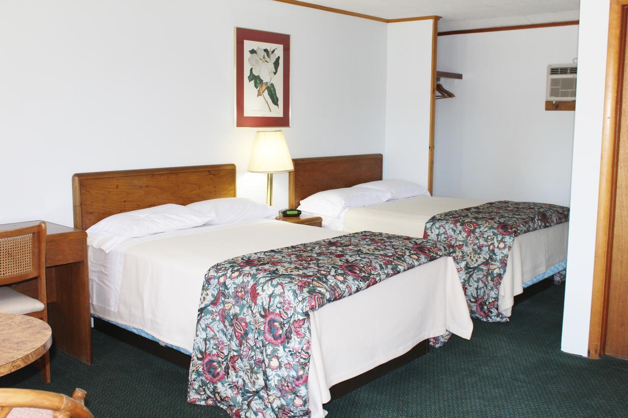 Barberry Court Motel &Cabins เลคจอร์จ ภายนอก รูปภาพ
