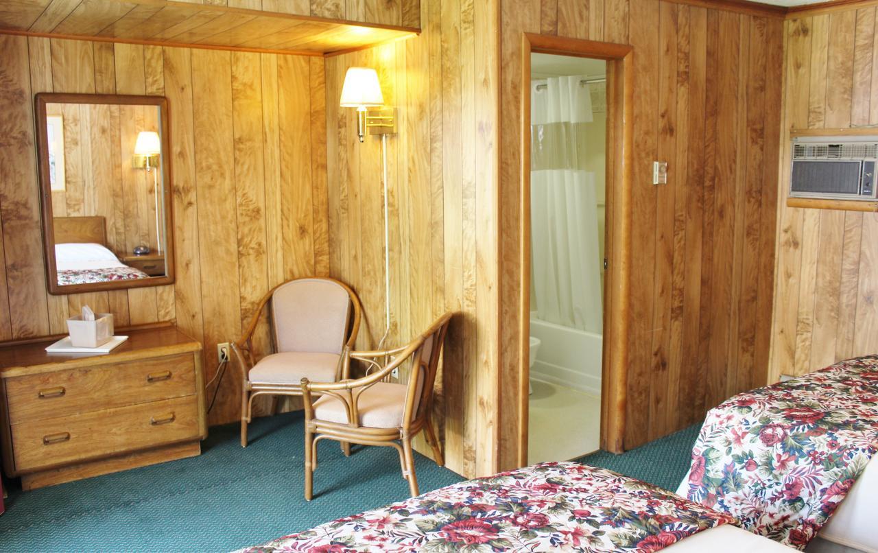 Barberry Court Motel &Cabins เลคจอร์จ ภายนอก รูปภาพ
