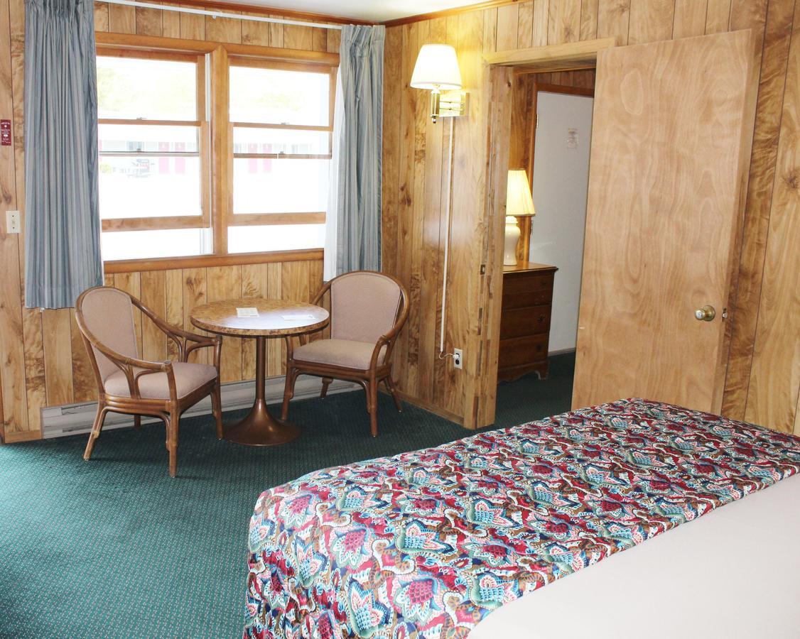 Barberry Court Motel &Cabins เลคจอร์จ ภายนอก รูปภาพ